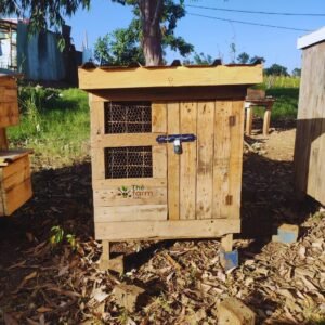 Wooden Dog Kennel with Weatherproof Roof